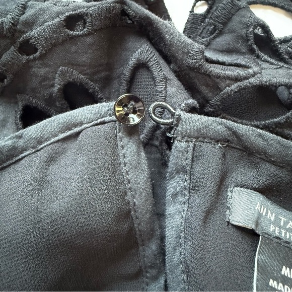 ANN TAYLOR MP Black Cotton Scalloped Eyelet 3/4 Bell Sleeves Medium PETITE Top - Picture 11 of 15